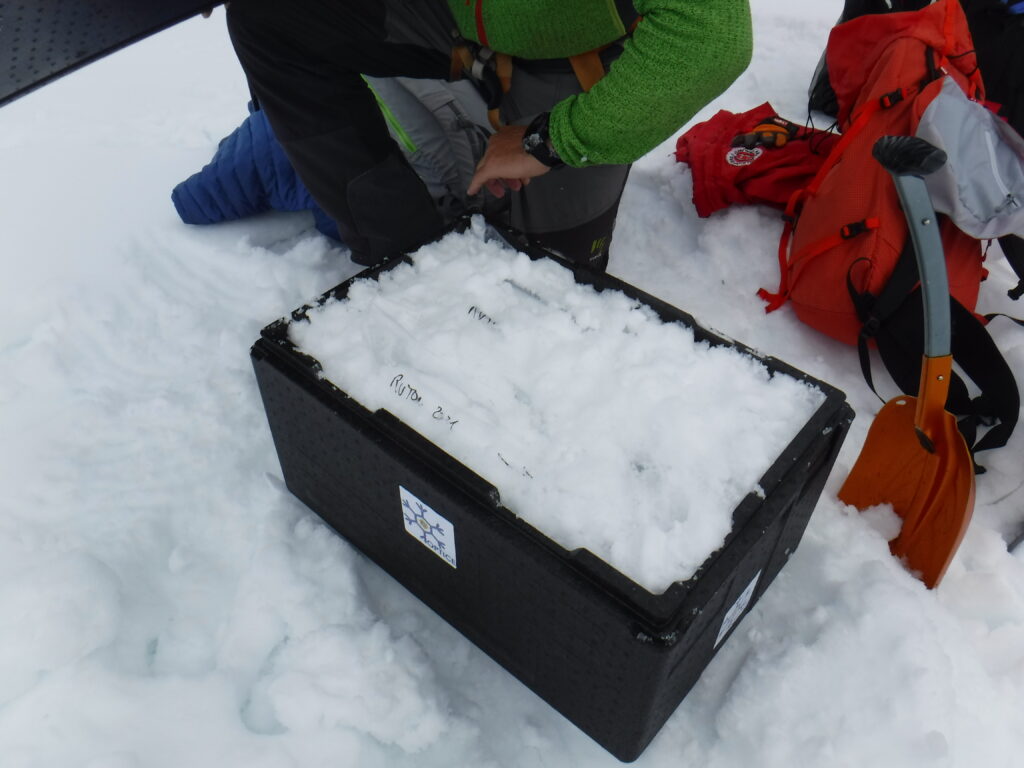 Snow drilling on the Rutor Glacier