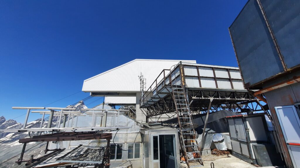 Extraordinary maintenance at the CNR scientific research station “Testa Grigia” at Plateau Rosa